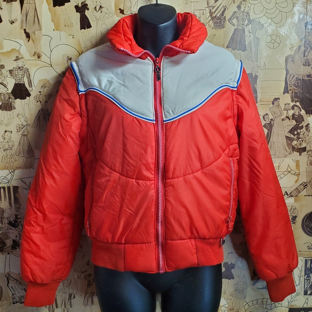 Vintage Red white and blue puffy ski jacket with removable sleeves 1970's-80's